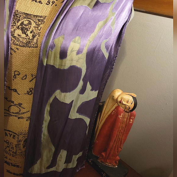 Kitty Silhouette Silk Scarf - Picture 1 of 6